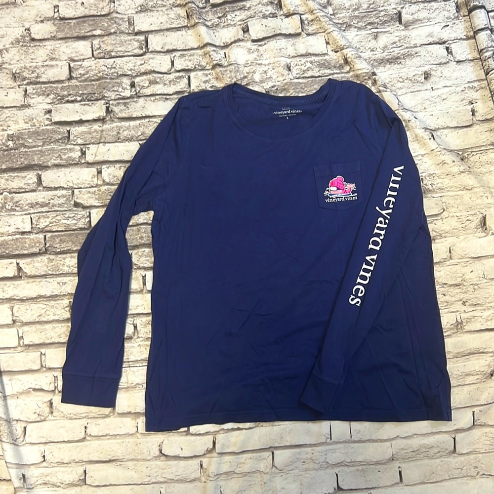NWOT vineyard vines long sleeve T shirt with winter design